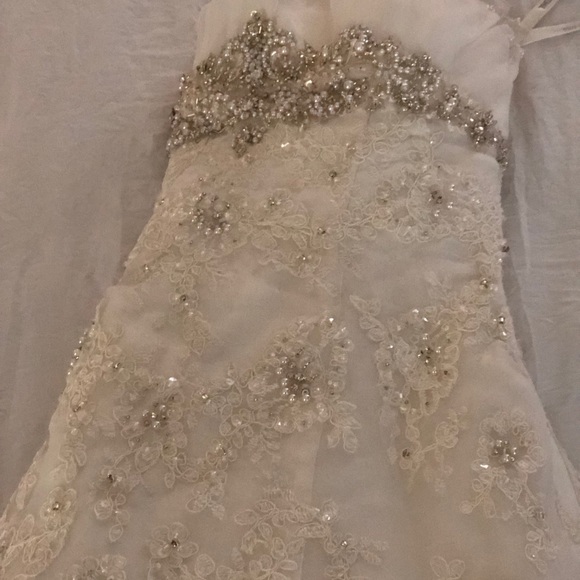 Wedding dress - Picture 3 of 3